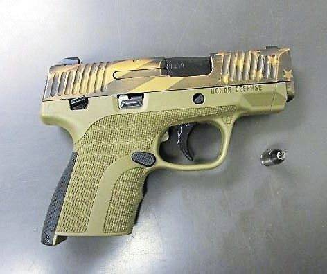 1061723_web1_ptr-airportgun-042319