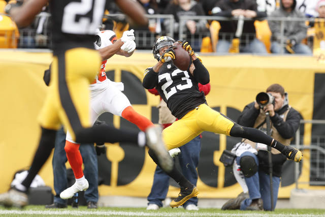 1067753_web1_Browns_Steelers_Football_46577.jpg-49cf7