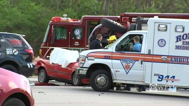 1070653_web1_ptr-I79crash2-042419