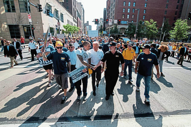 1072158_web1_ptr-bidenvisit04-042619