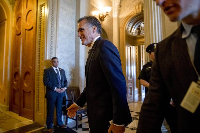 1072561_web1_romney