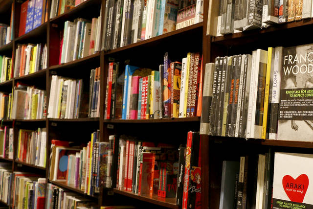 1073351_web1_ptr-bookstore