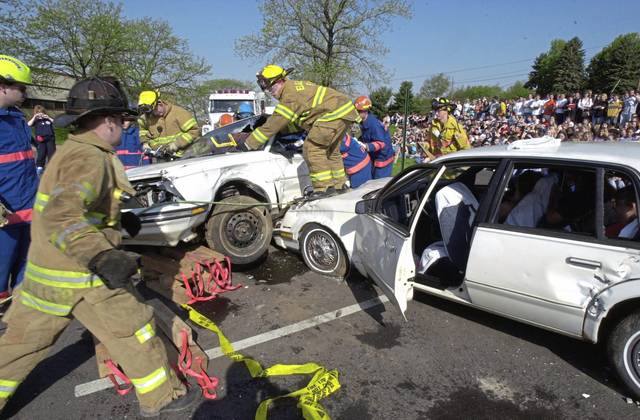 1073892_web1_gtr-PromDUI-042619