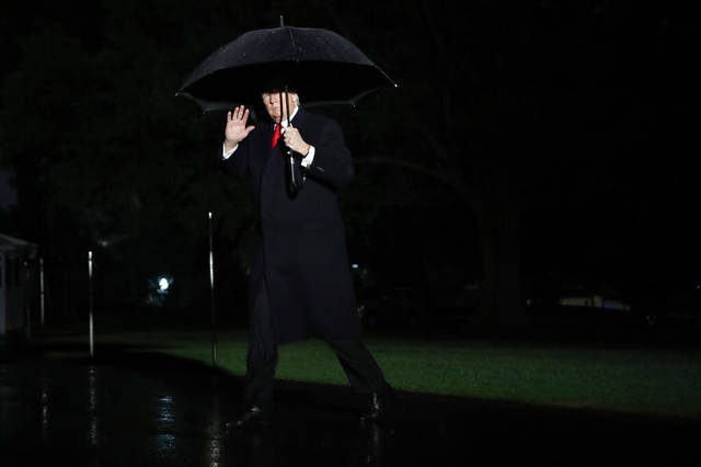 1086737_web1_trumpbrella