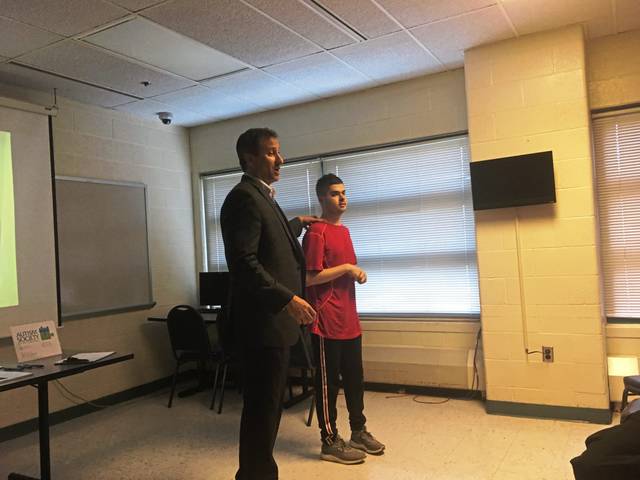 1089010_web1_gtr-autismtraining-043019