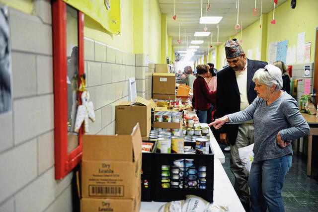 903081_web1_shr-foodpantry3-040419