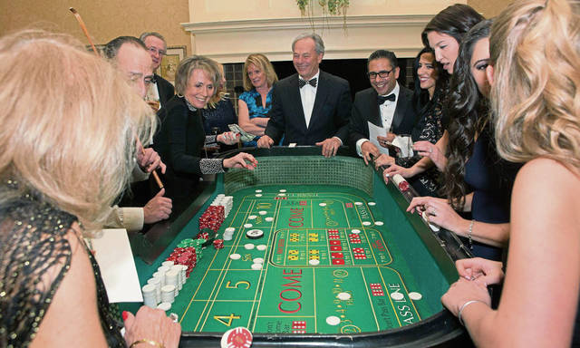 914044_web1_gtr-OA-blacktie6-040119