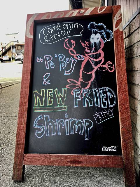 931901_web1_gtr-liv-chalkboards-burgher-040719
