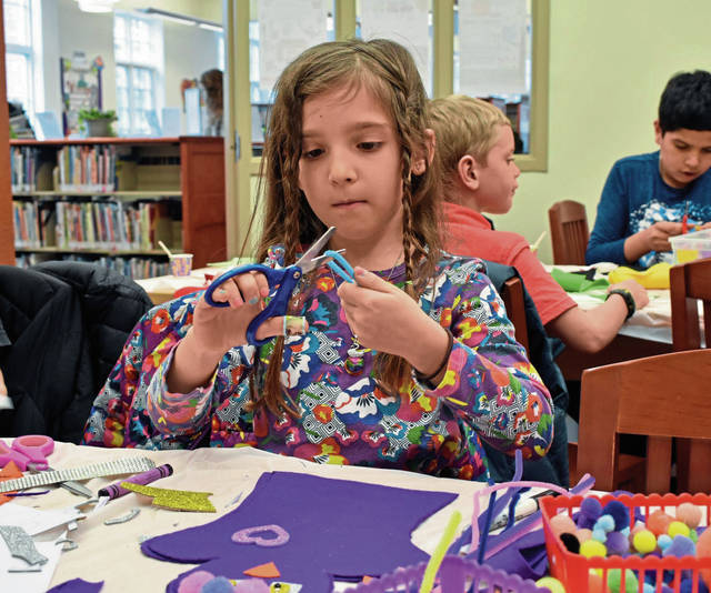 963091_web1_her-librarycrafts3-041119