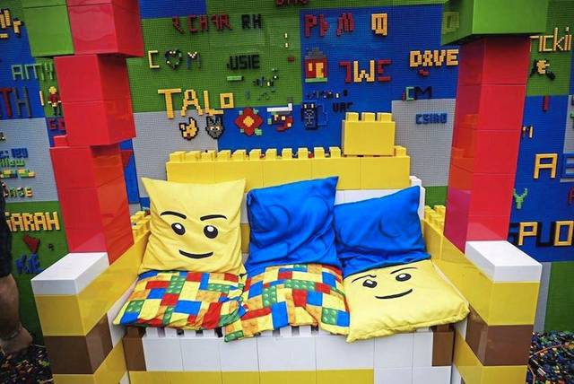 968337_web1_gtr-liv-legobar1-040319