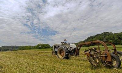 979626_web1_farm-shot