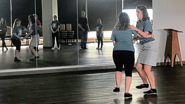 983410_web1_gtr-swingdance 983410_web1_gtr-swingdance