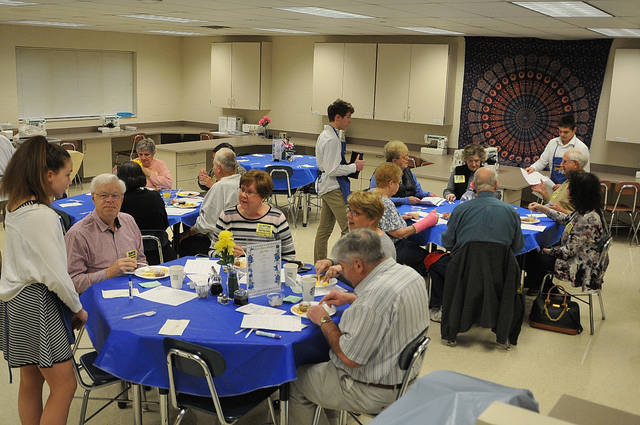 984687_web1_hj-lo-seniorbreakfast5-041819