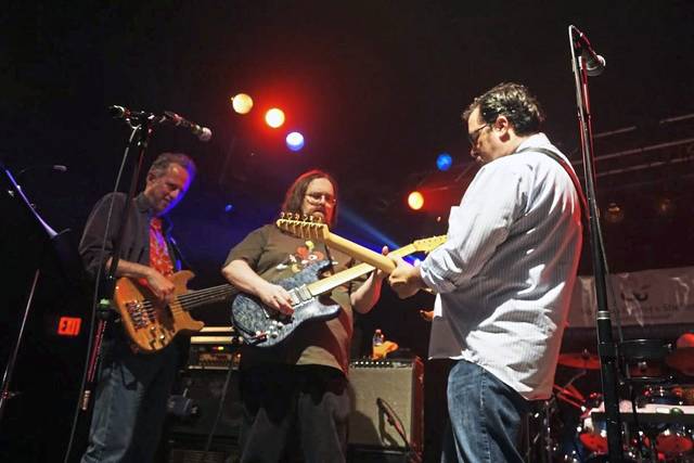 984690_web1_gtr-coverbands3-041119