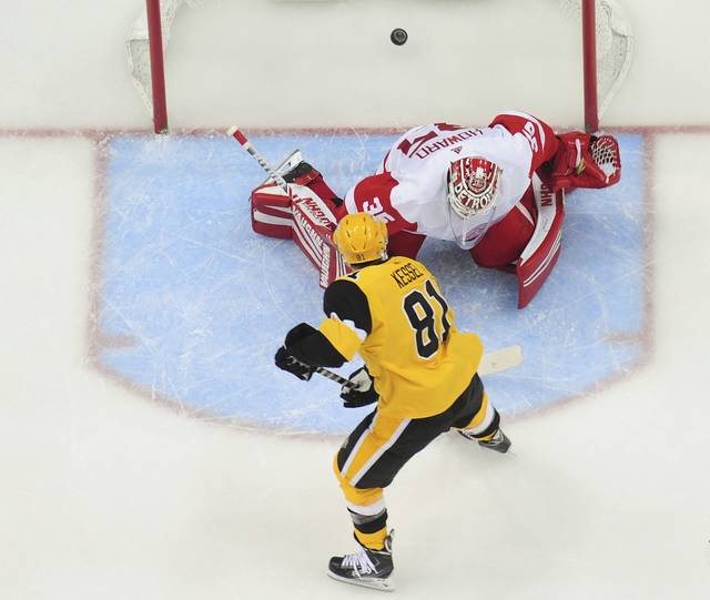 988743_web1_gtr-pens09-122818