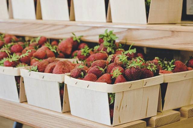 994258_web1_WEB-strawberries