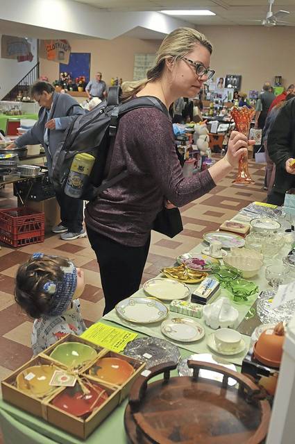 995087_web1_nj-lo-rummage2-041819
