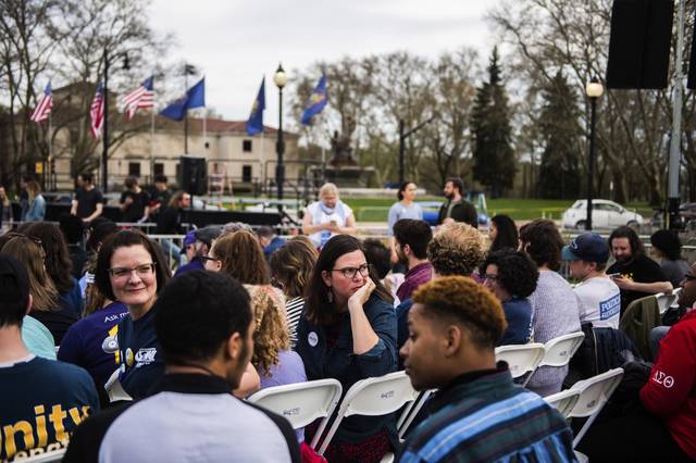 998907_web1_GTR-BernieSanders04-041519
