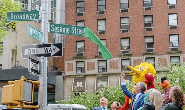 1104255_web1_ptr-sesamestreet-050319