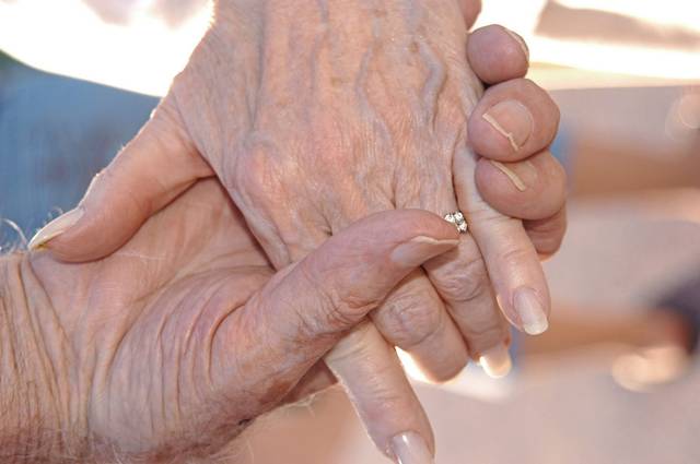 1109511_web1_grandparents