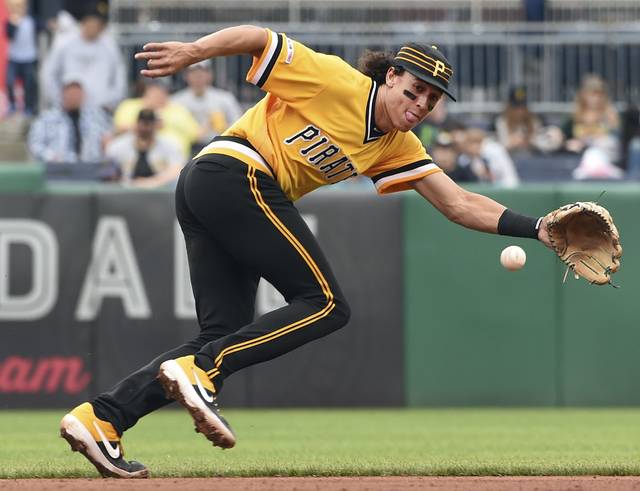 1109763_web1_GTR-BucsNB03-050619