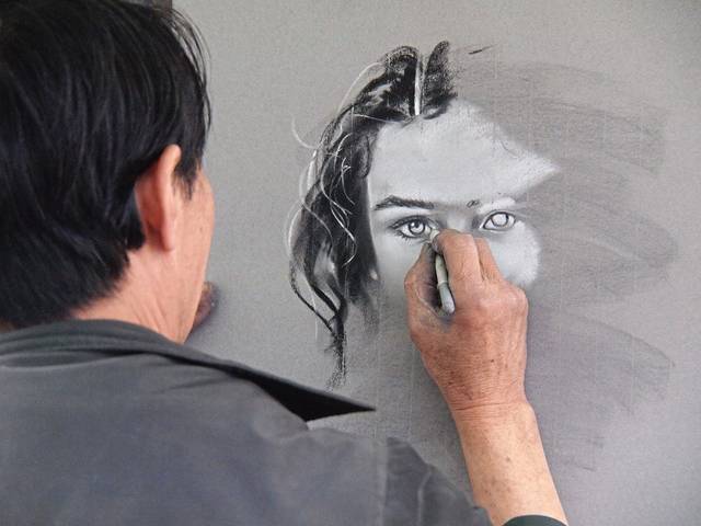 1119614_web1_gtr-hth-arttherapy-050719