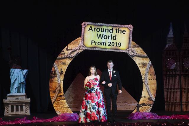 1120627_web1_gtr-gbgsalemprom048-051119 1120627_web1_gtr-gbgsalemprom048-051119