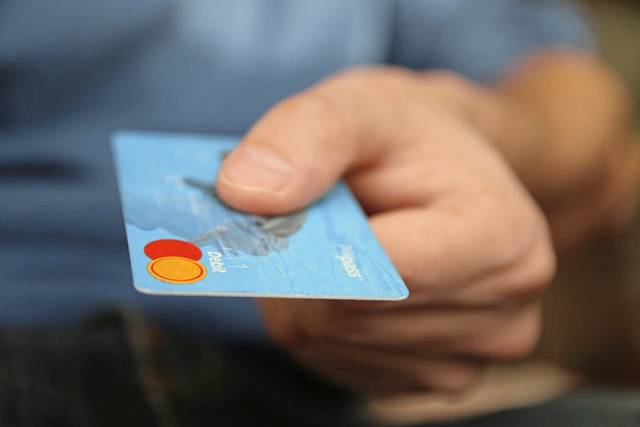 1121191_web1_WEB-credit-card