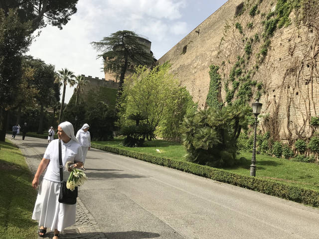 1134991_web1_gtr-liv-vatican5-051710