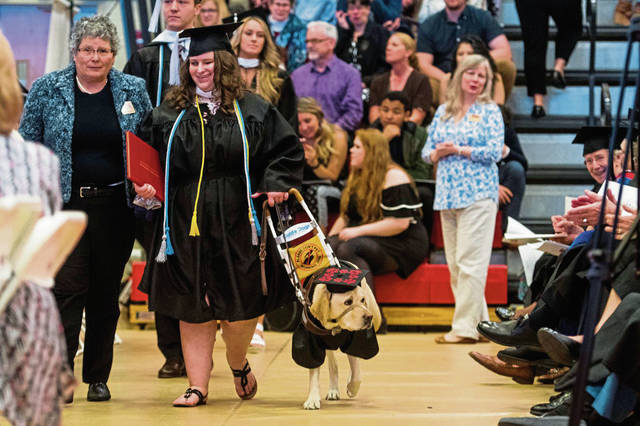 1135049_web1_GTR-SHGraduation1-051219