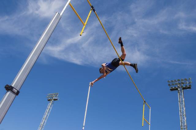 Hempfield sophomore pole-vaulter Barnhart ready to soar