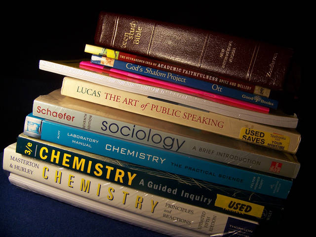 1155533_web1_books