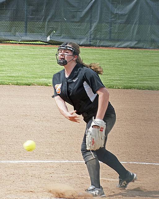 Freshman throws no-hitter as Springdale softball routs Quigley Catholic