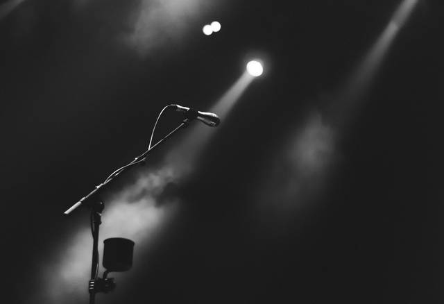 1160132_web1_microphone-2574511_1920