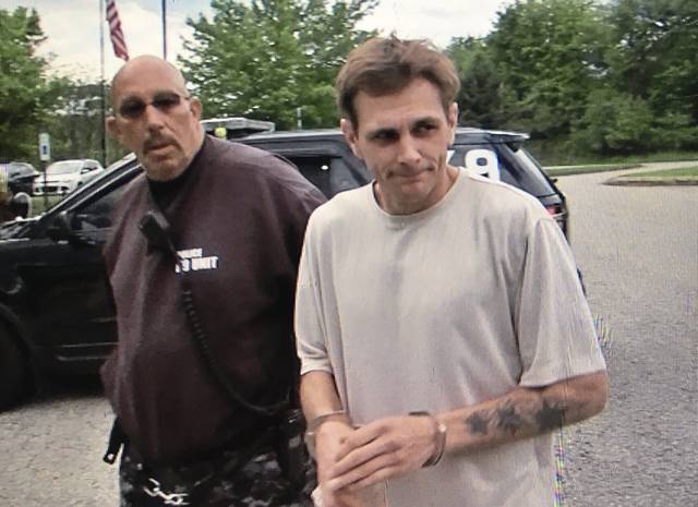 1161152_web1_gtr-derrydrugod2 1161152_web1_gtr-derrydrugod2