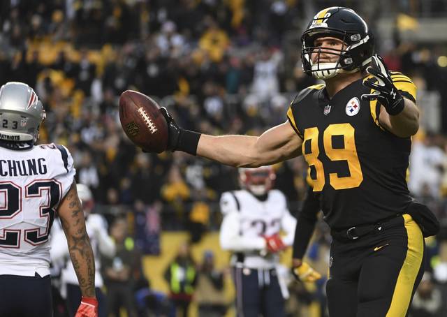 1166869_web1_gtr-steelers104