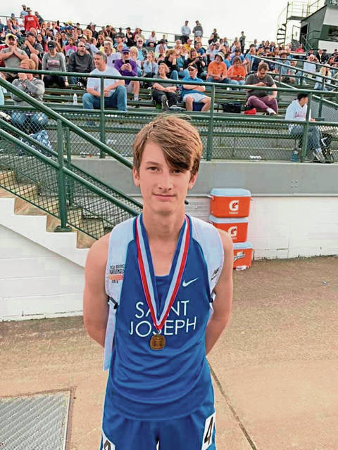 Distance runner CJ Singleton continues to make history at St. Joseph