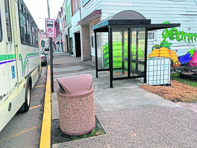 1172953_web1_gtr-BusStop2-122818