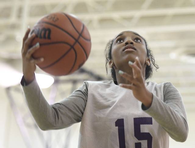 Plum sophomore Kennedie Montue receives 1st Division 1 basketball offer