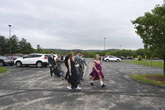 1183492_web1_GTR-quirkyprom009