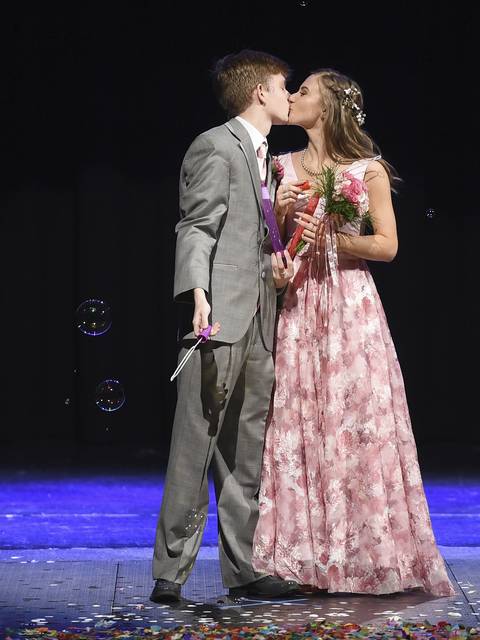 1183492_web1_GTR-quirkyprom029