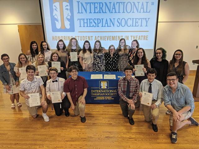 1194224_web1_gtr-LatThespian-052319