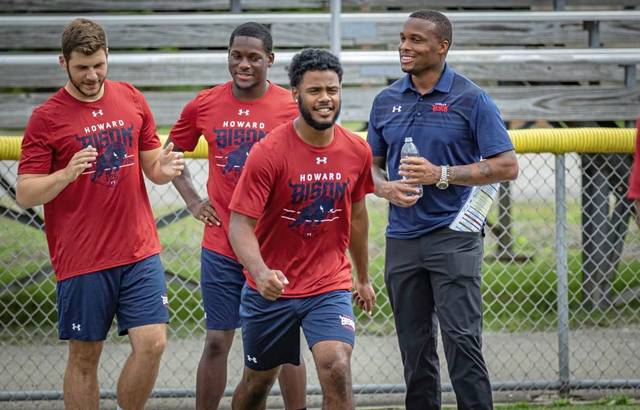 1198837_web1_gtr-Howardfb-090818
