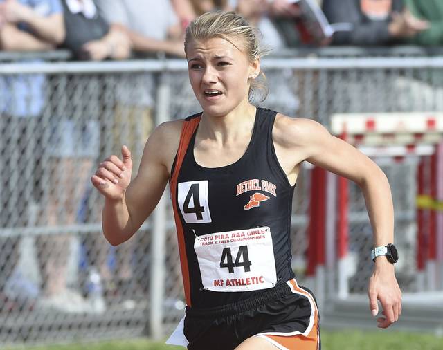 Bethel Park’s Emily Carter wins 3,200 meters, sets PIAA record in AAA