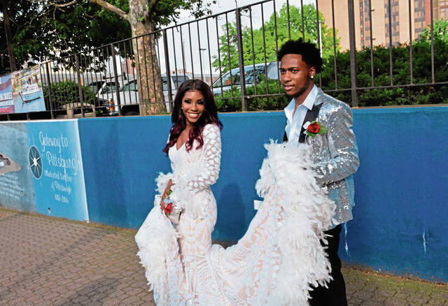 1221633_web1_Php-PHHSprom13-053019
