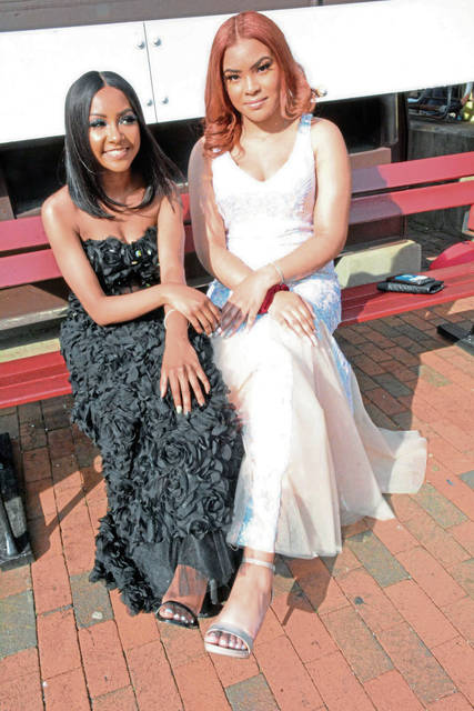 1221633_web1_Php-PHHSprom21-053019
