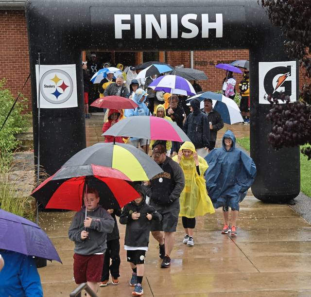 1223587_web1_gtr-steelerswalk09-073017