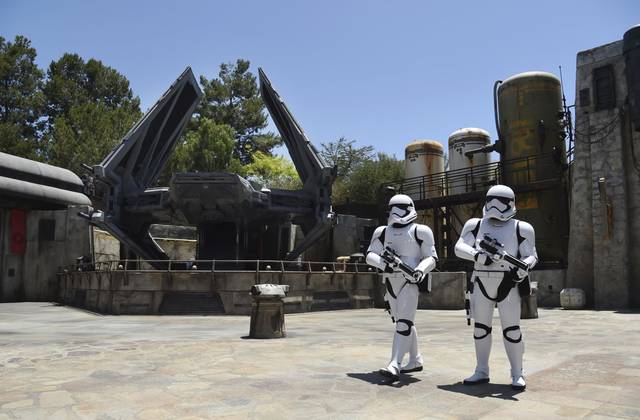 1229457_web1_ptr-starwars01-53019