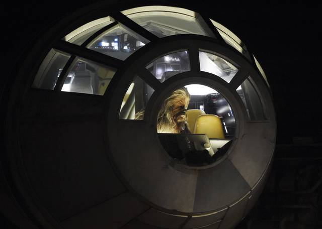 1229457_web1_ptr-starwars18-53019