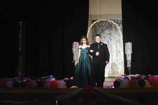 995819_web1_VND-BurrellProm13-050419